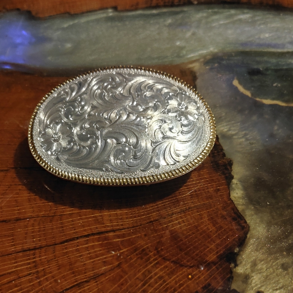 Montana Silversmiths Silver and Gold Belt Buckle